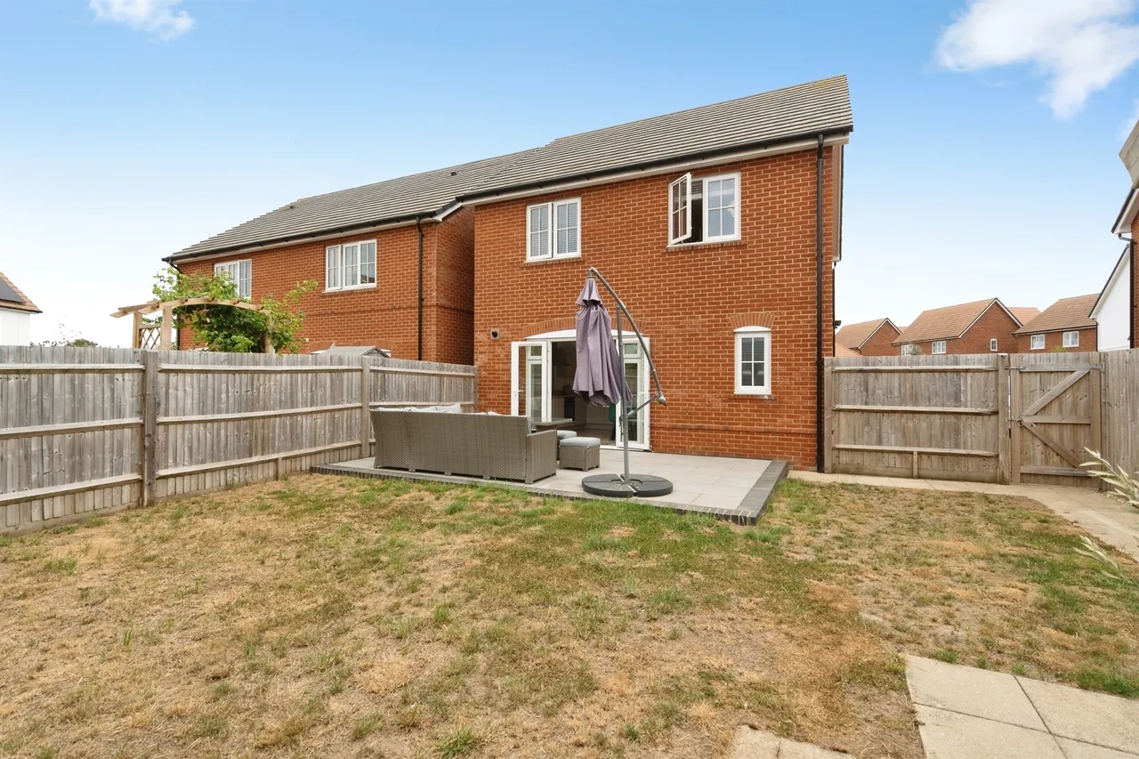 Roemead Drive, Yapton, Arundel, photo 2