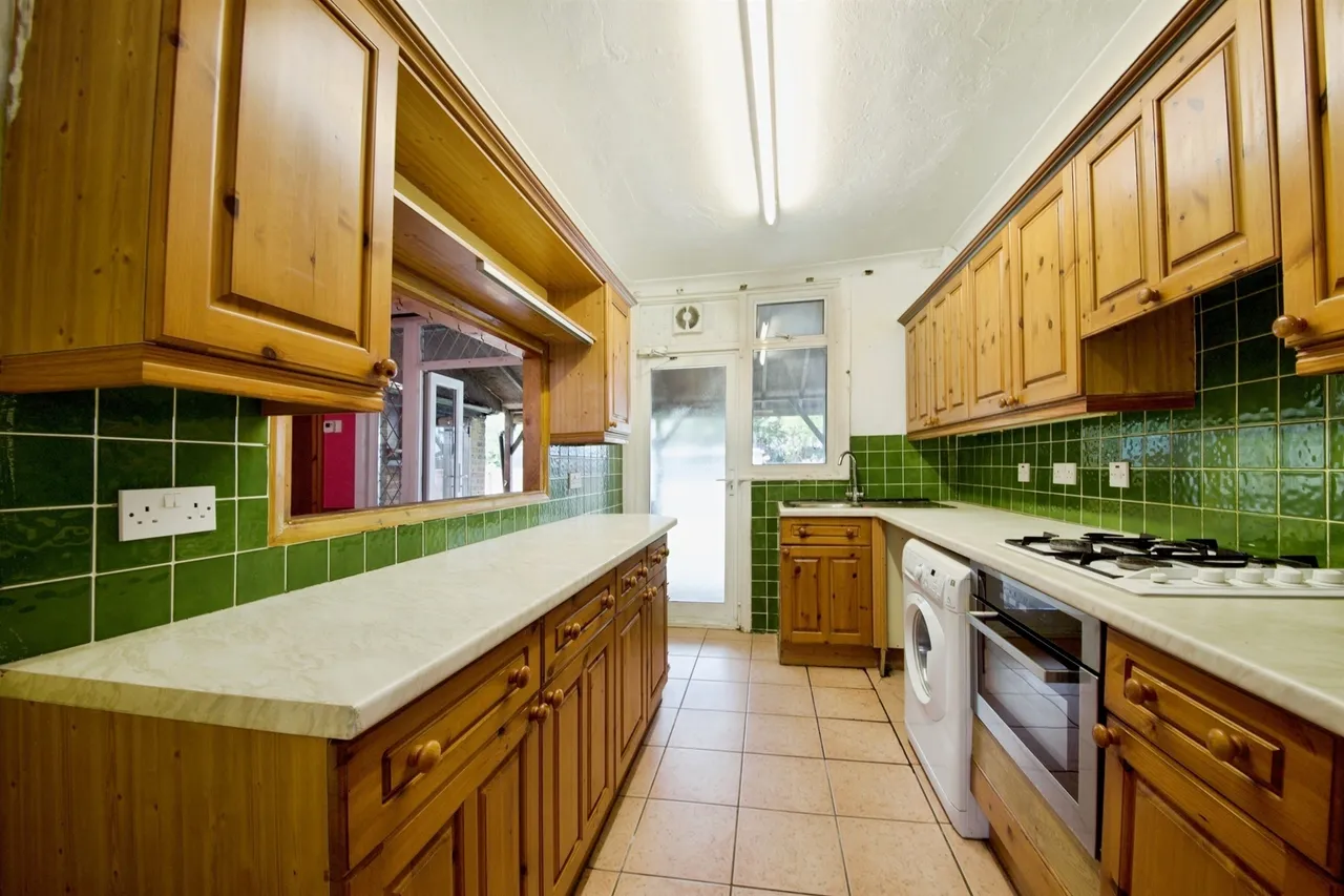 Salisbury Avenue, Barking, photo 3