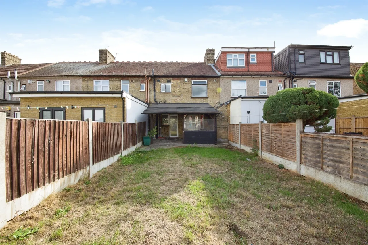 Salisbury Avenue, Barking, photo 9