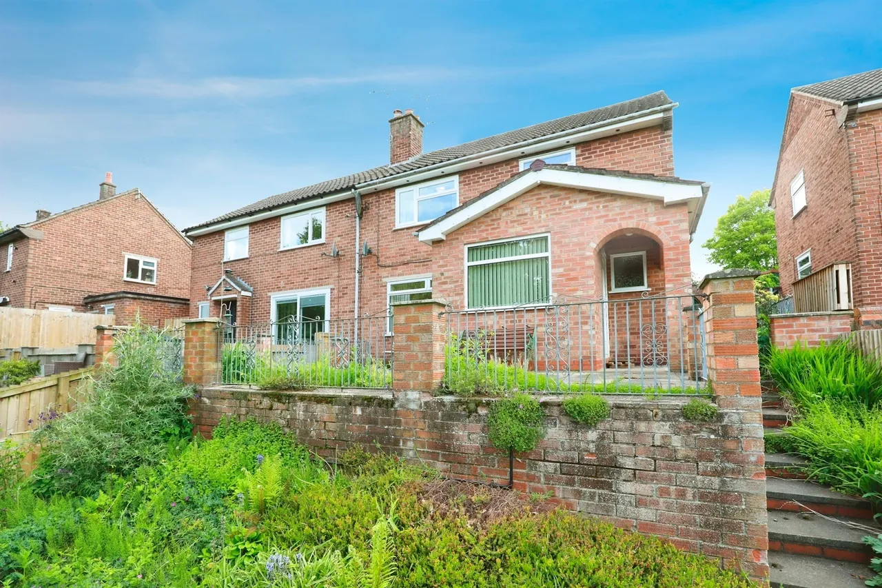 4 bed house for sale — Woodside Terrace, Northwich