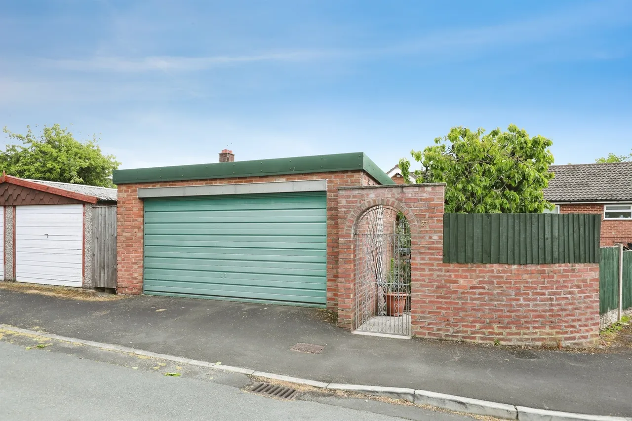 Woodside Terrace, Northwich, photo 6