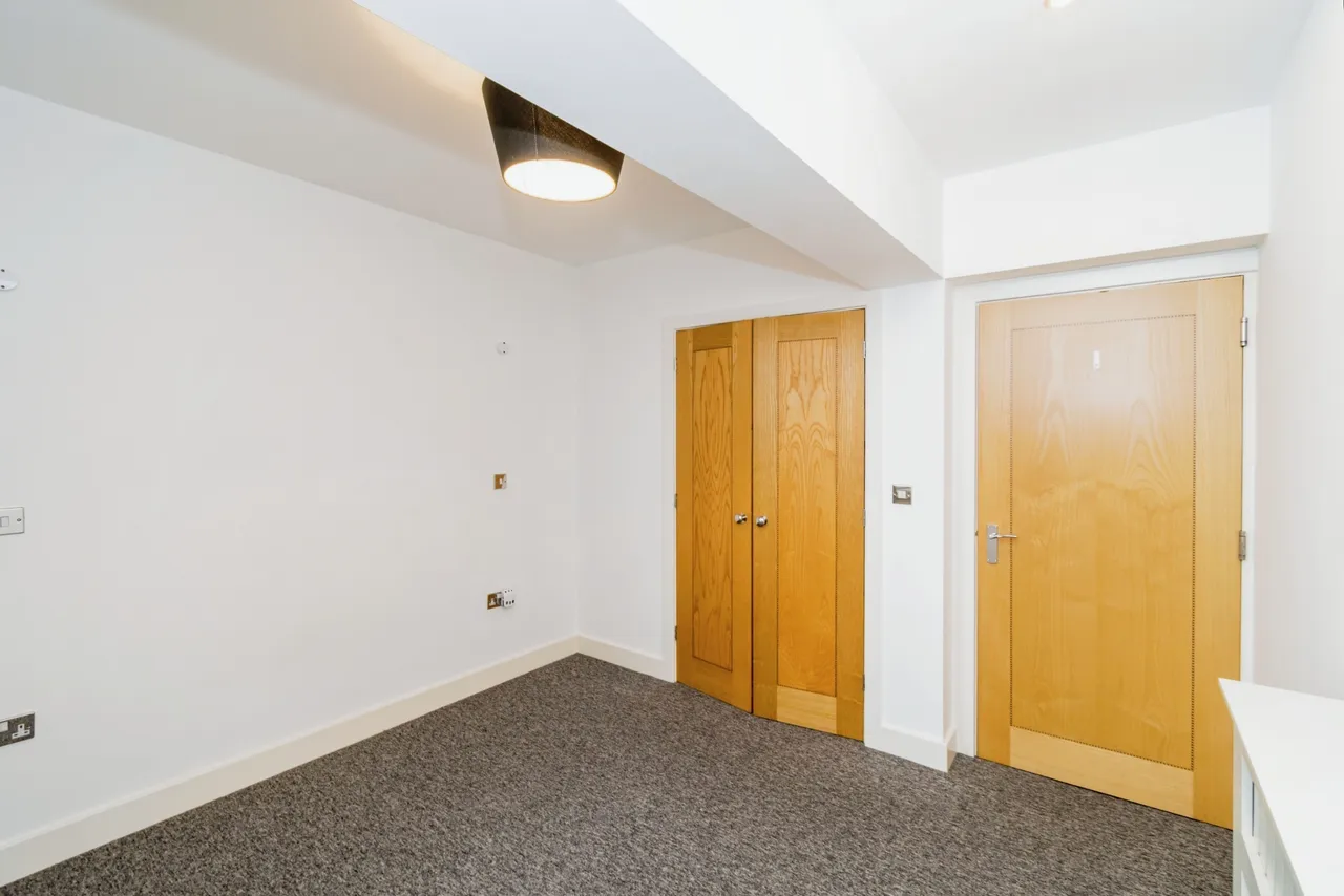 High Street, Southampton, SO14, photo 8