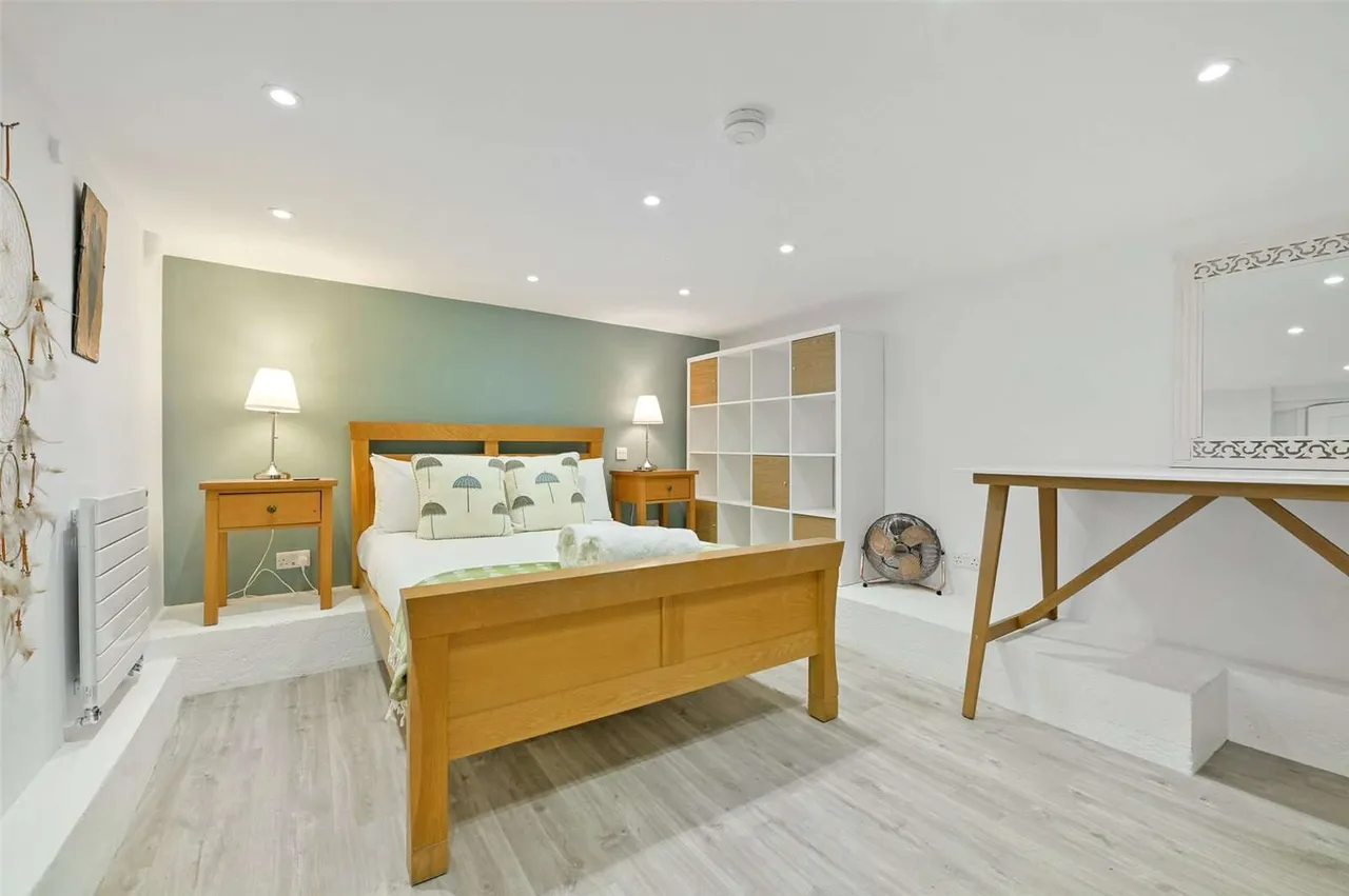 Station Road, Henley-on-Thames, Oxfordshire, RG9 1AT, photo 11