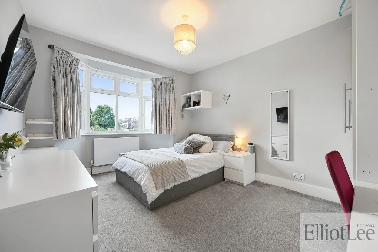 Derwent Avenue, Ickenham, UB10, photo 9