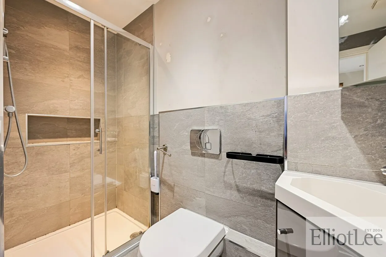 Derwent Avenue, Ickenham, UB10, photo 7