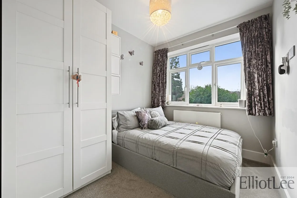 Derwent Avenue, Ickenham, UB10, photo 10