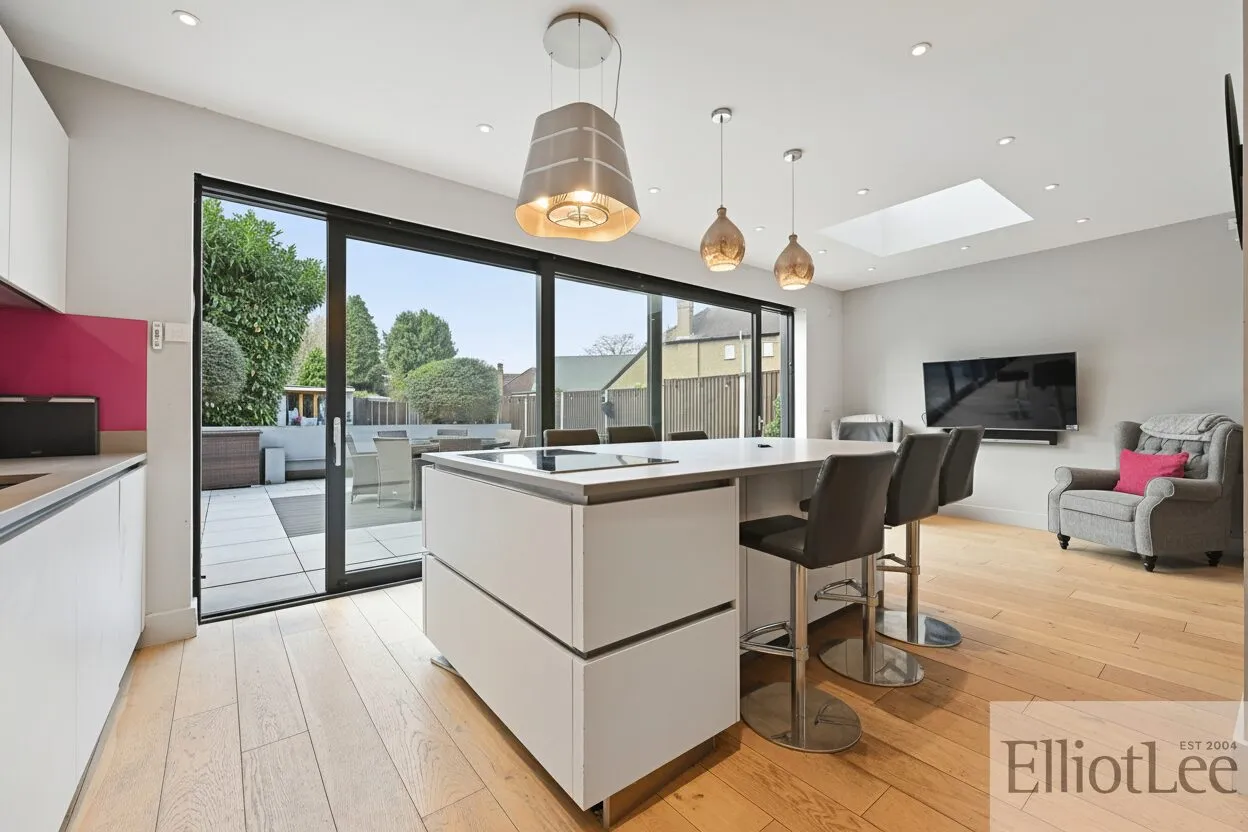 Derwent Avenue, Ickenham, UB10, photo 5