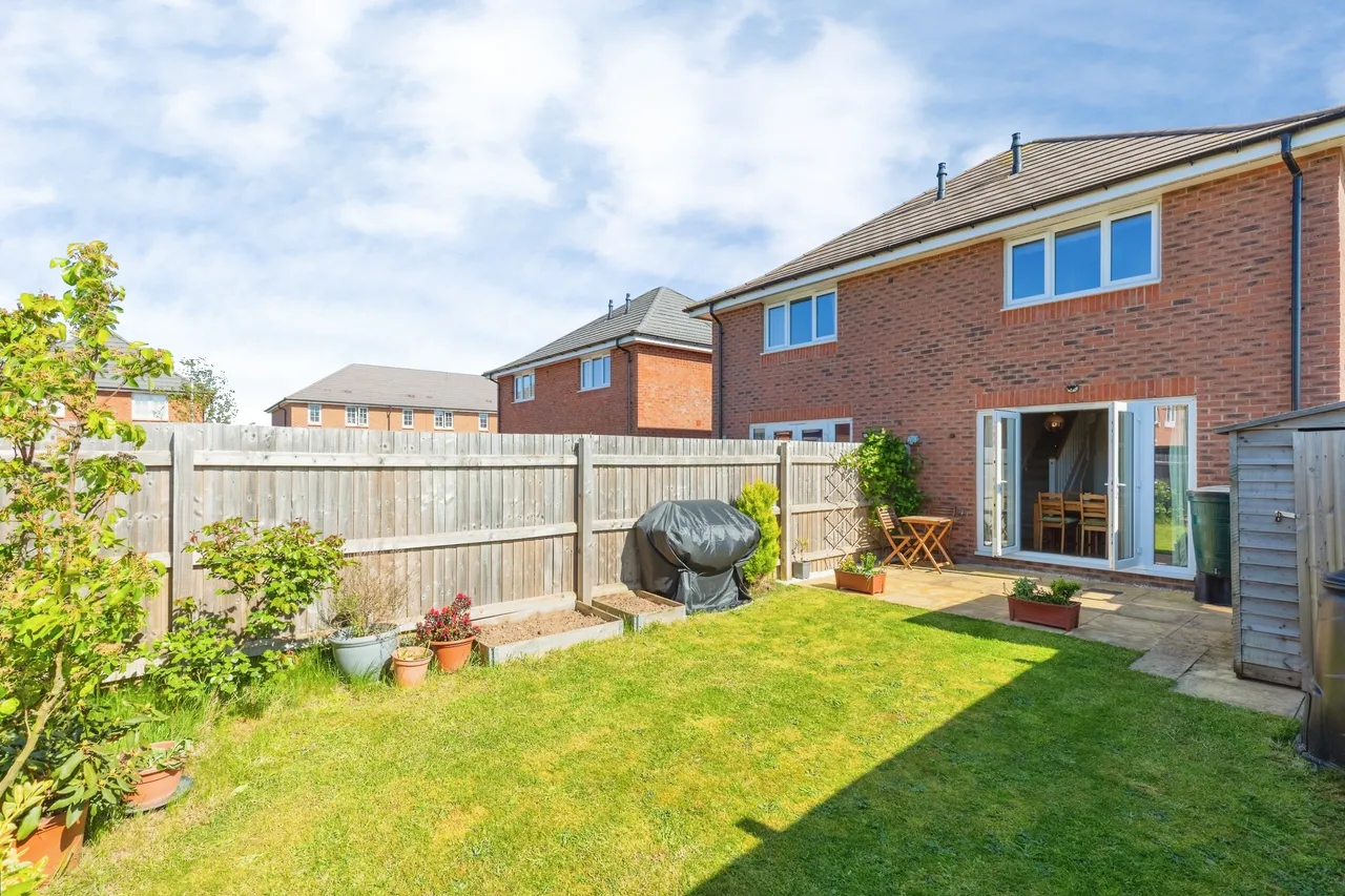 Lavender Close, Warwick, photo 3