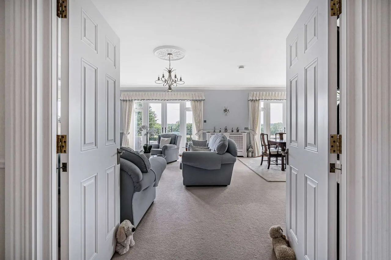 Eyhurst Park, Outwood Lane, Kingswood, Tadworth, KT20 6JR, photo 9