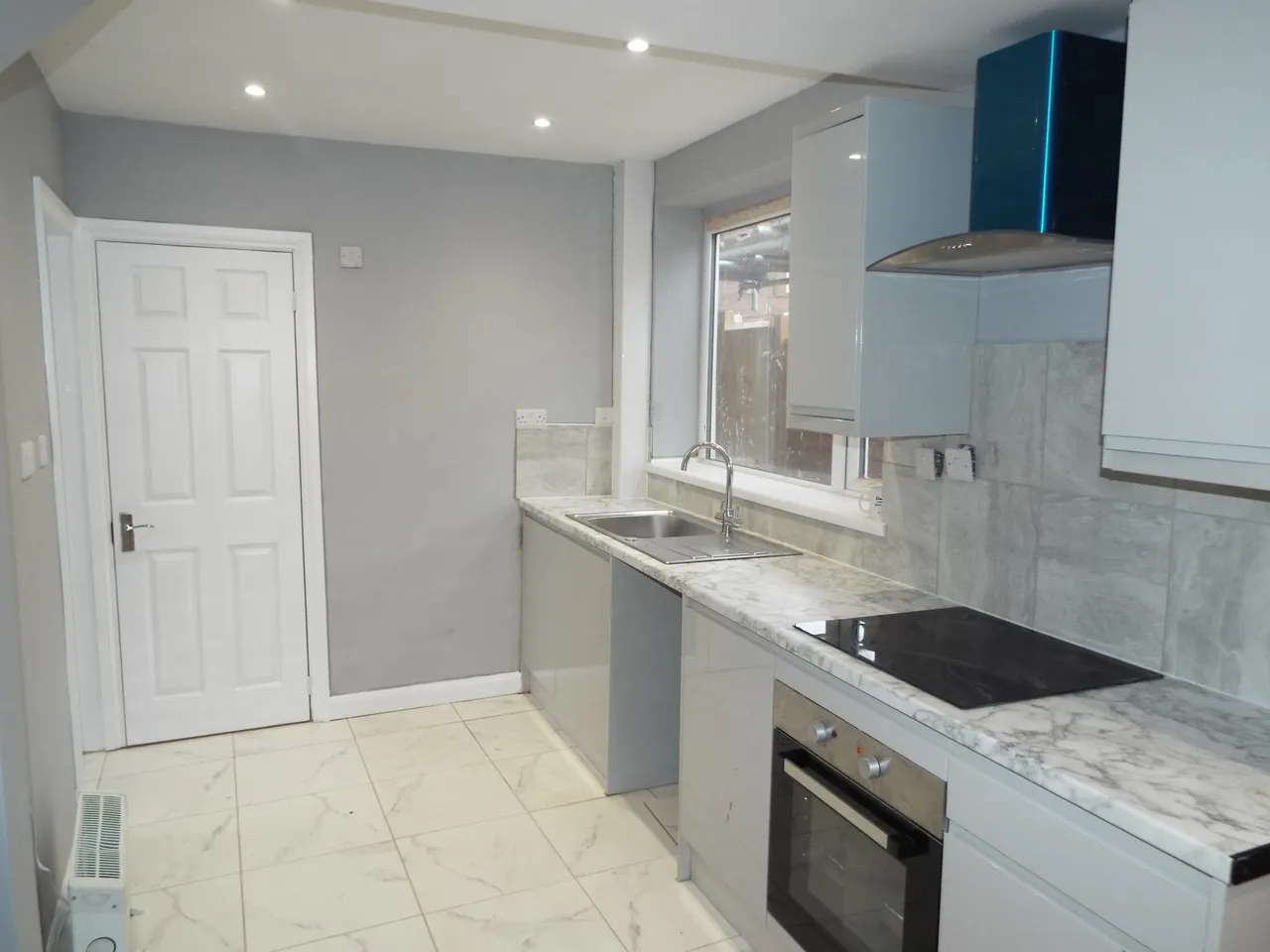 2 bed flat to rent — Garden Avenue, Shirebrook, Mansfield, NG20