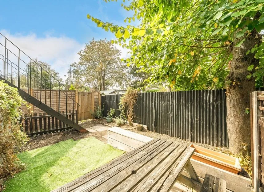Marlborough Close, Colliers Wood, SW19, photo 4
