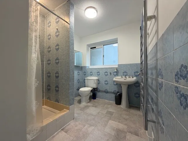Farington Acres, Weybridge, KT13, photo 8