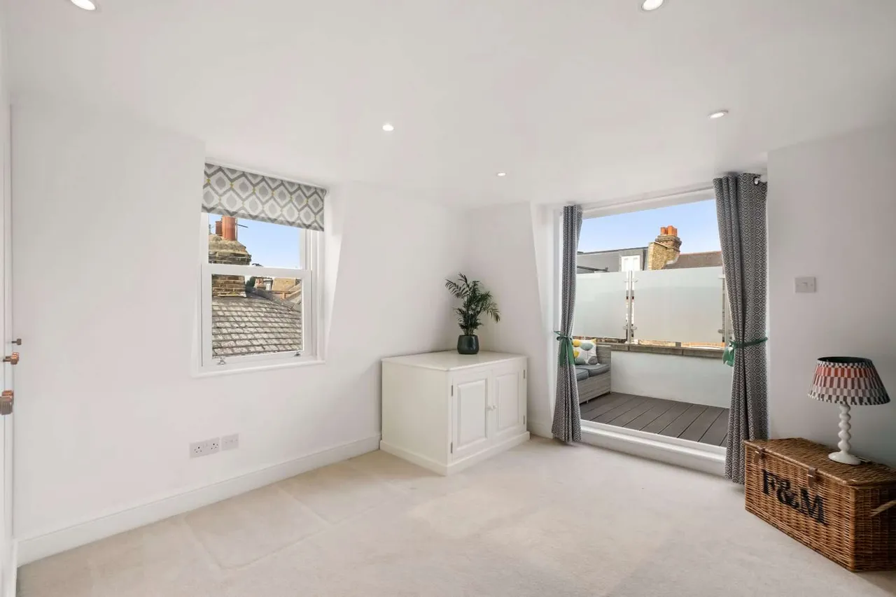 Crealock Street, London, SW18, photo 9