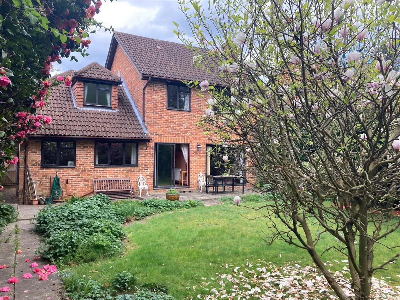 Edward Road, Windlesham, Surrey, GU20 6EX, photo 2