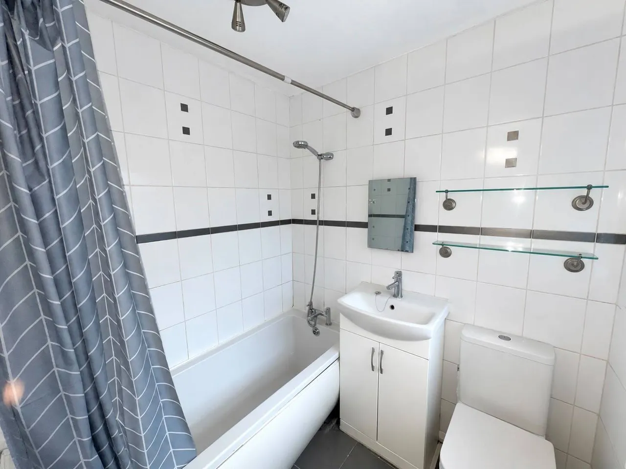 Newlands Close, Willenhal, WV13, photo 4