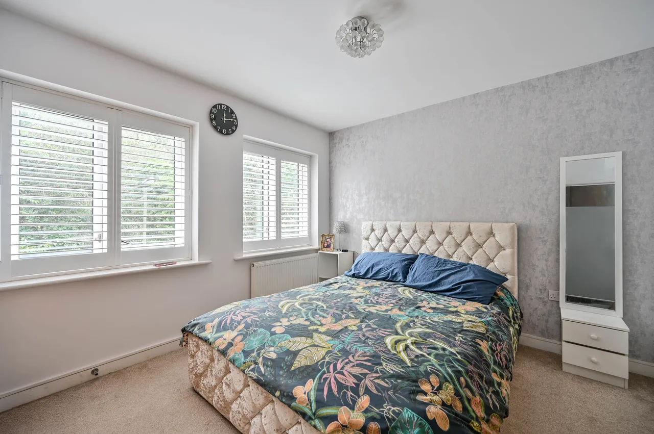 7 Hoad Crescent, Surrey, photo 6