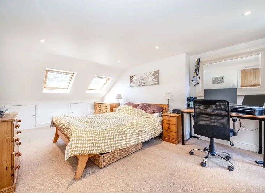 Eastbank Road, Hampton Hill, TW12, photo 7