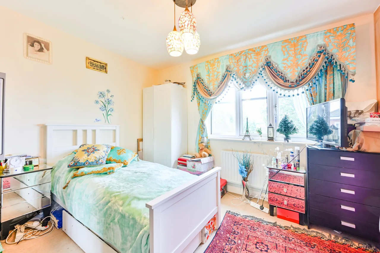 Pinner, HA5, photo 6