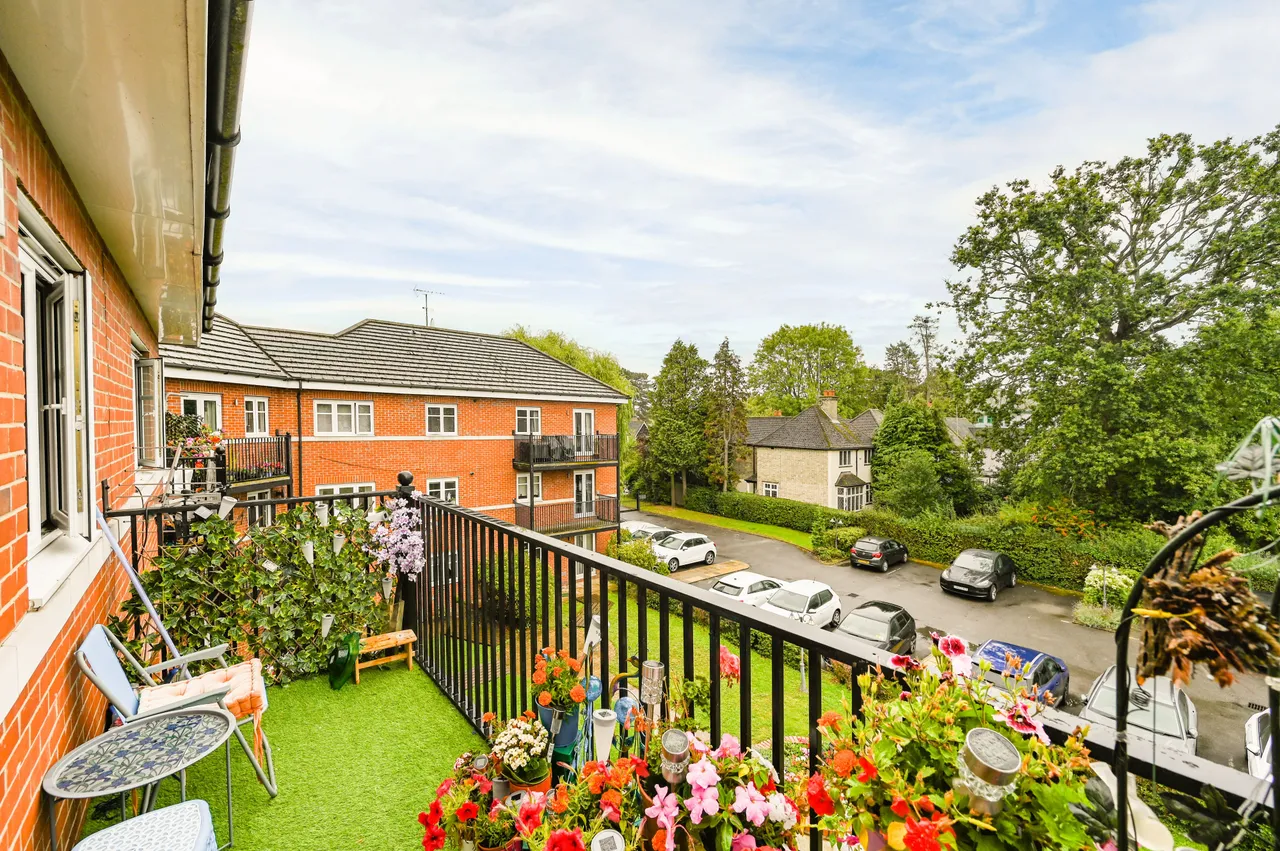 Pinner, HA5, photo 8