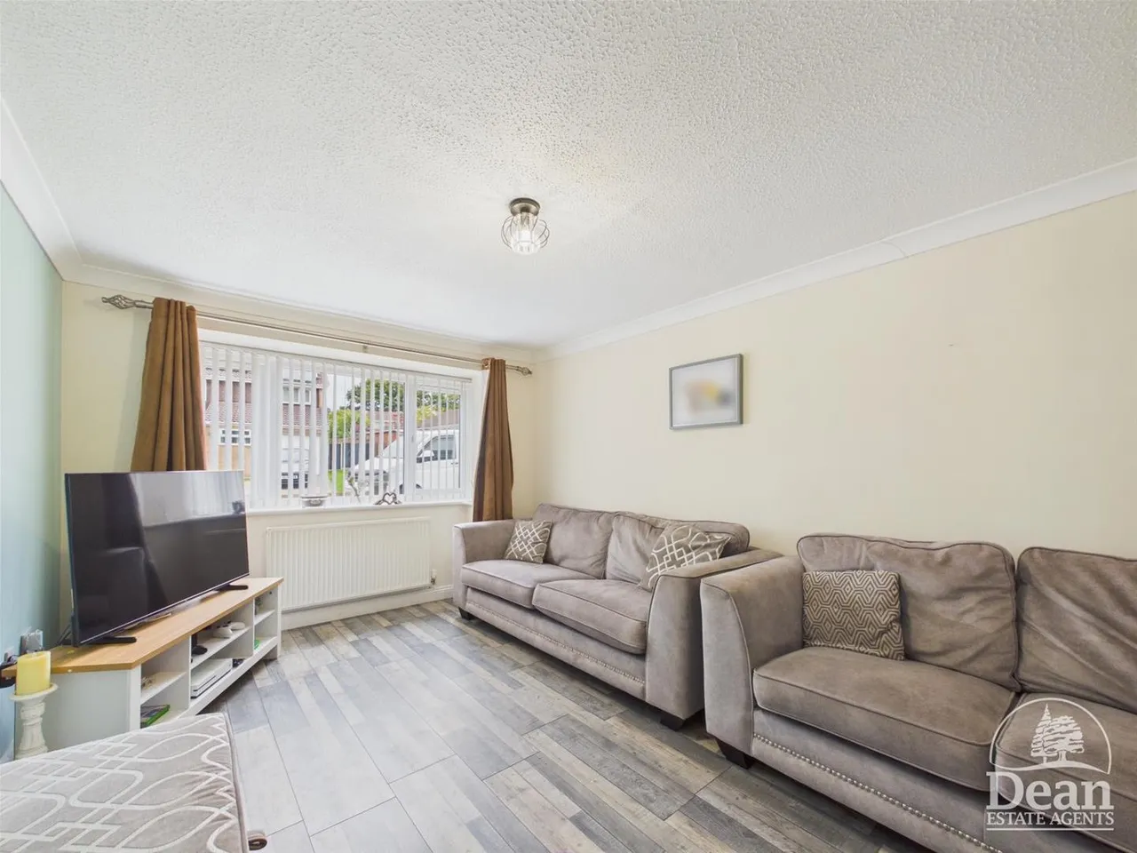 Bracken Close, Lydney, photo 4