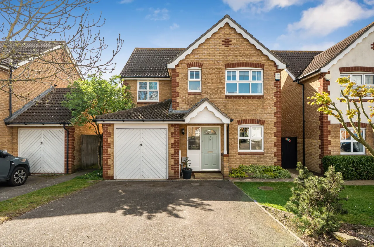 4 bed house for sale — Caspian Way, Neptune Park, DA10