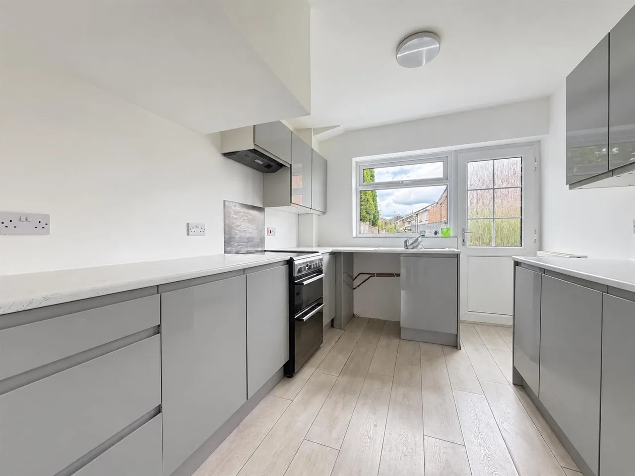 Barons Way, Polegate, BN26 5JJ, photo 2