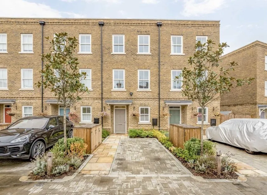4 bed house to rent — Barrons Chase, Ham, TW10