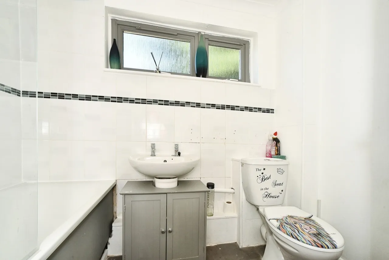 Lancaster Close, Thatcham, RG18, photo 20