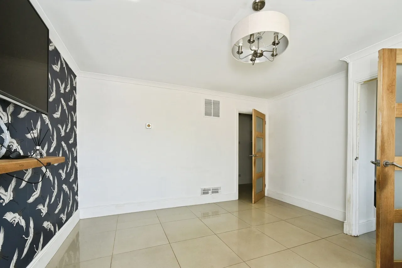 Lancaster Close, Thatcham, RG18, photo 9