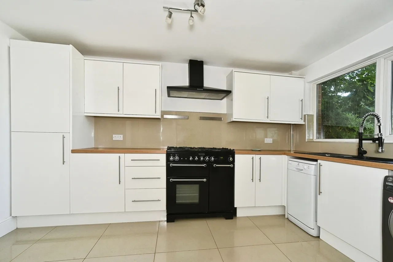 Lancaster Close, Thatcham, RG18, photo 5