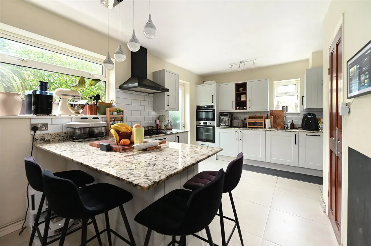 Longford Way, Stanwell, TW19, photo 2