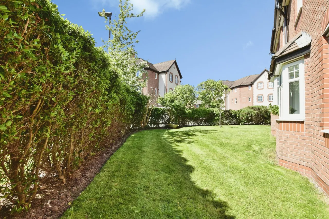 Sandmoor Place, Lymm, WA13, photo 18