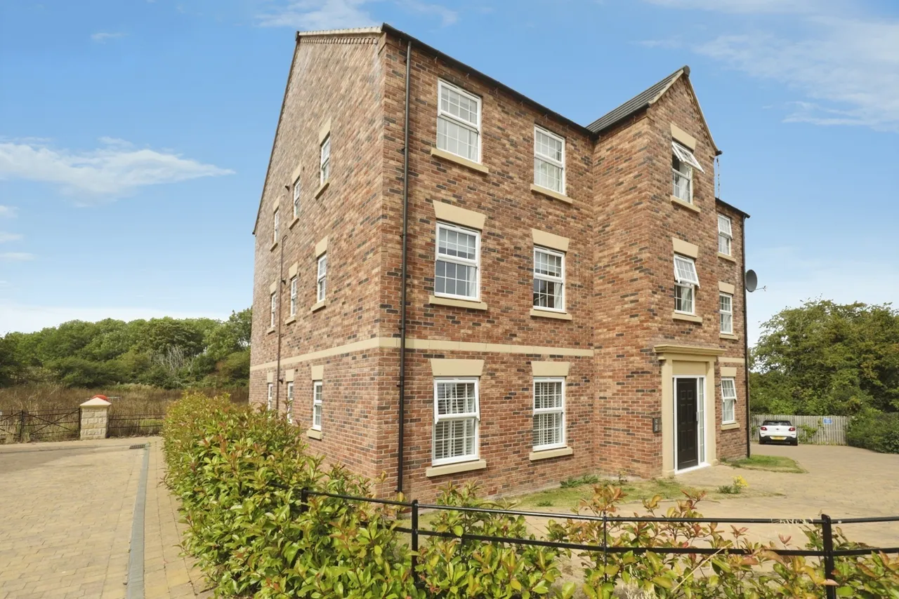 2 bed flat for sale — Ezart Avenue, Wetherby, West Yorkshire, LS22