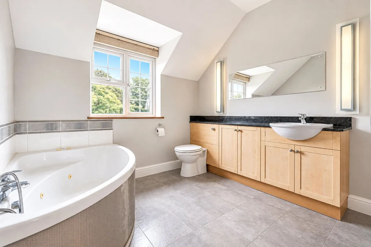 South Avenue, Farnham, GU9, photo 11