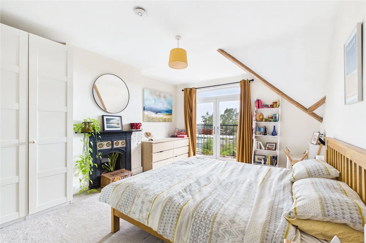 2 bed flat for sale — Conyers Road, London, SW16