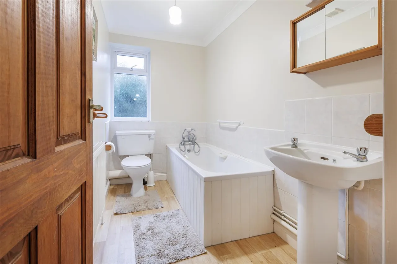 Corn Hill, Wenhaston, IP19, photo 9