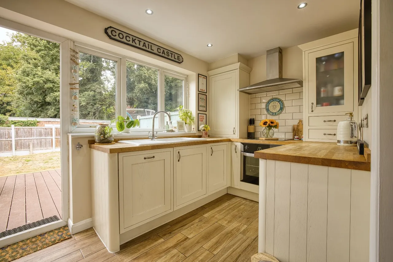Old Hall Drive, Cliffsend, CT12, photo 2