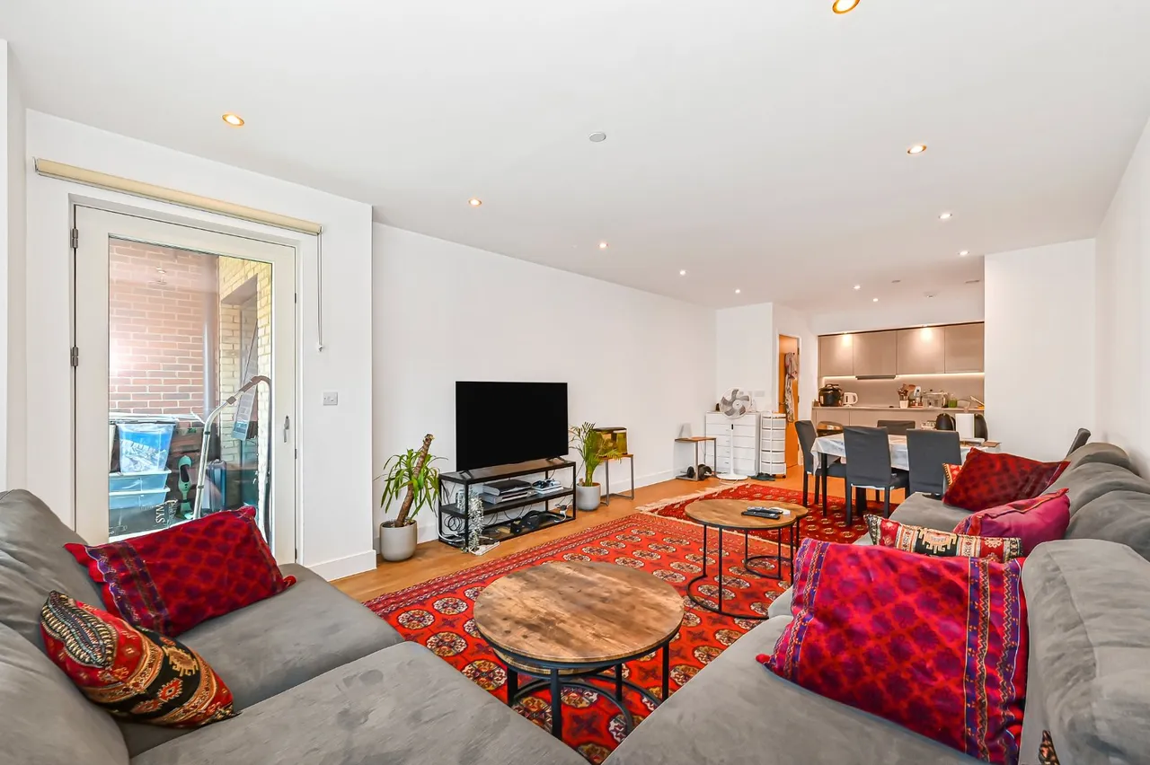 Lismore Boulevard, Colindale, NW9, photo 3