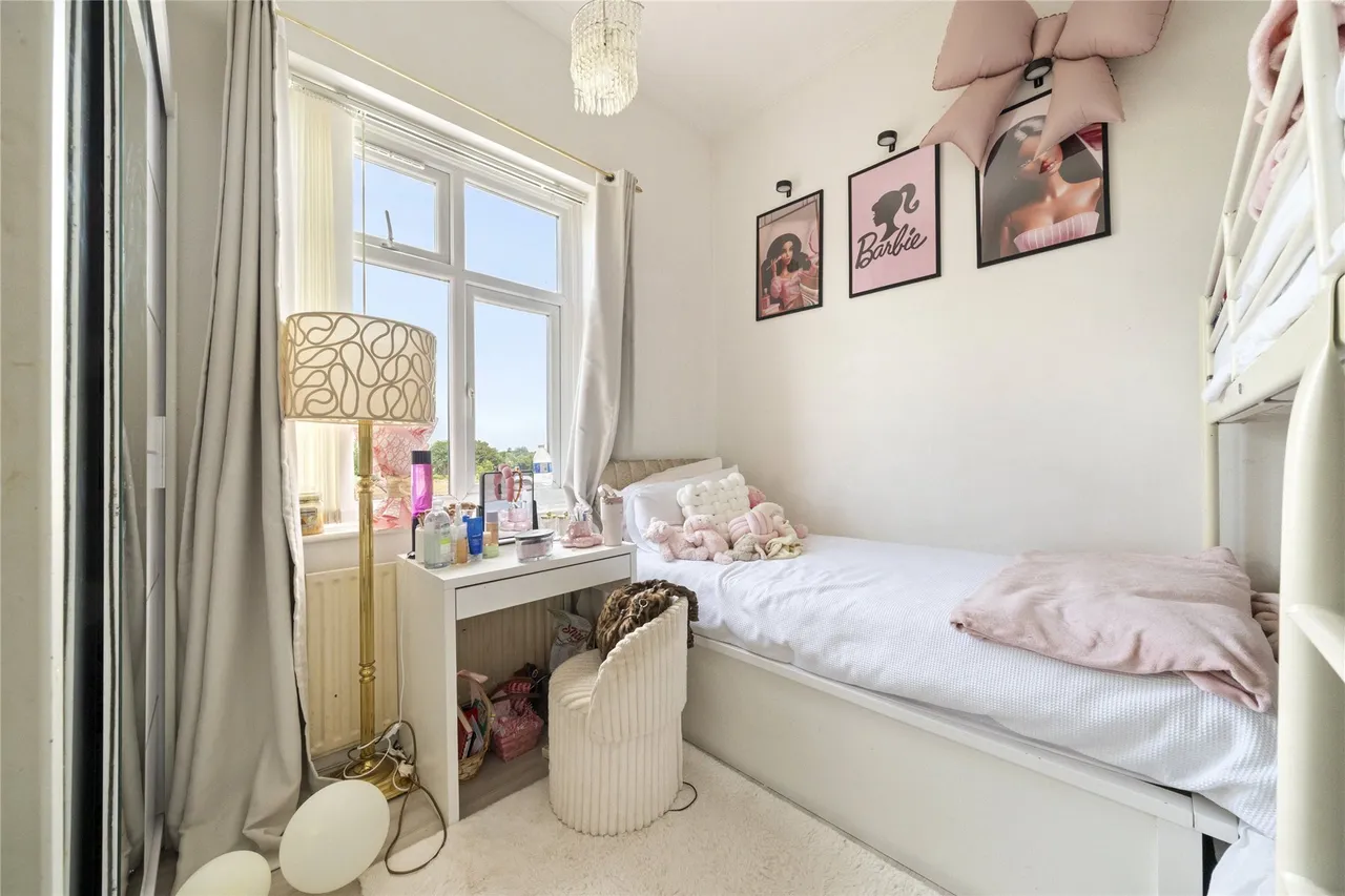 Portsmouth Road, Surbiton, KT6, photo 11