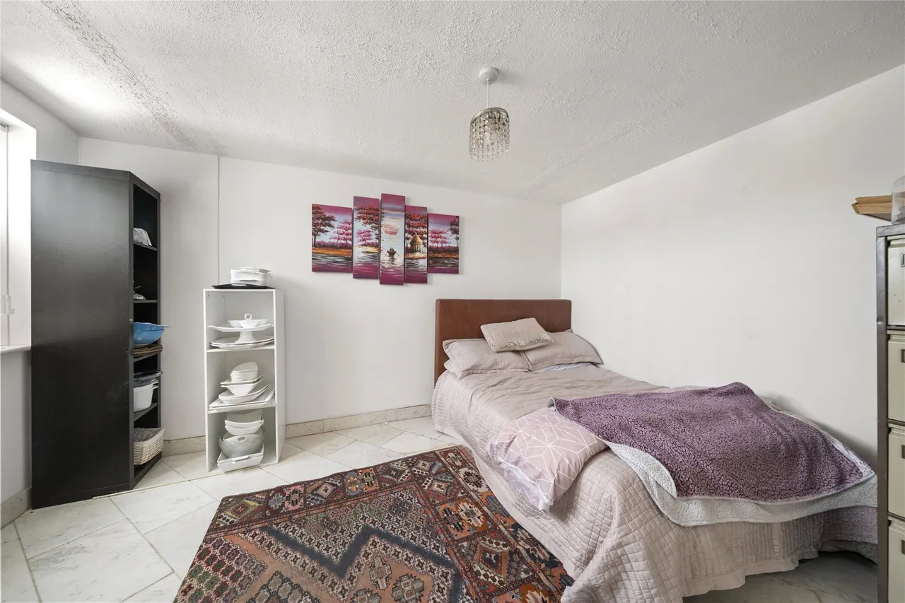 Portsmouth Road, Surbiton, KT6, photo 10