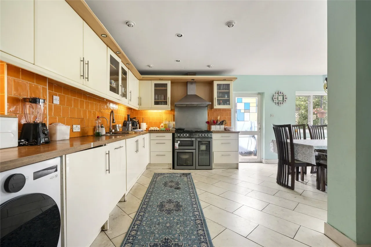 Portsmouth Road, Surbiton, KT6, photo 5