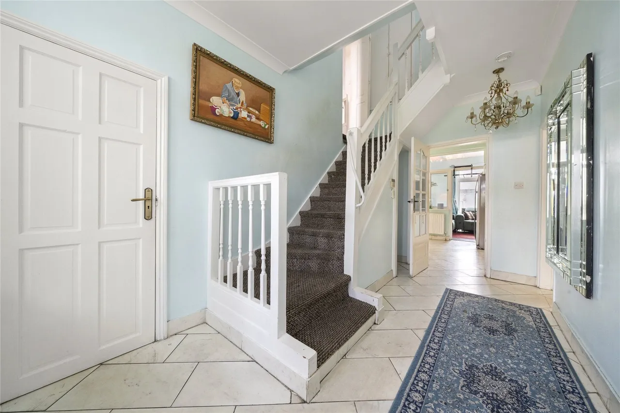 Portsmouth Road, Surbiton, KT6, photo 2