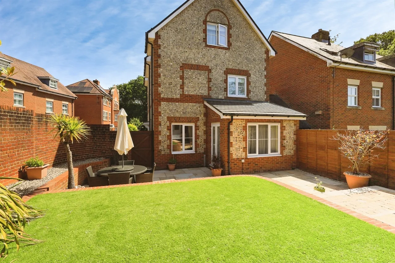 Buckle Gardens, Hellingly, BN27, photo 18