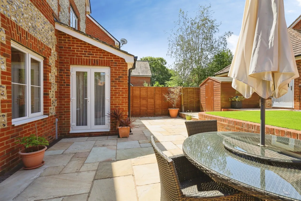 Buckle Gardens, Hellingly, BN27, photo 19