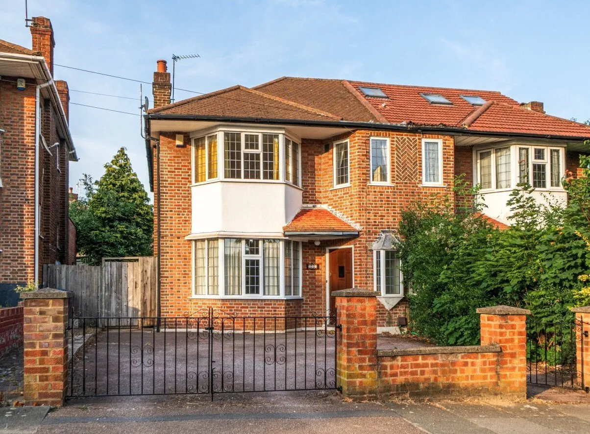 3 bed house to rent, Hampden Way, London, N14