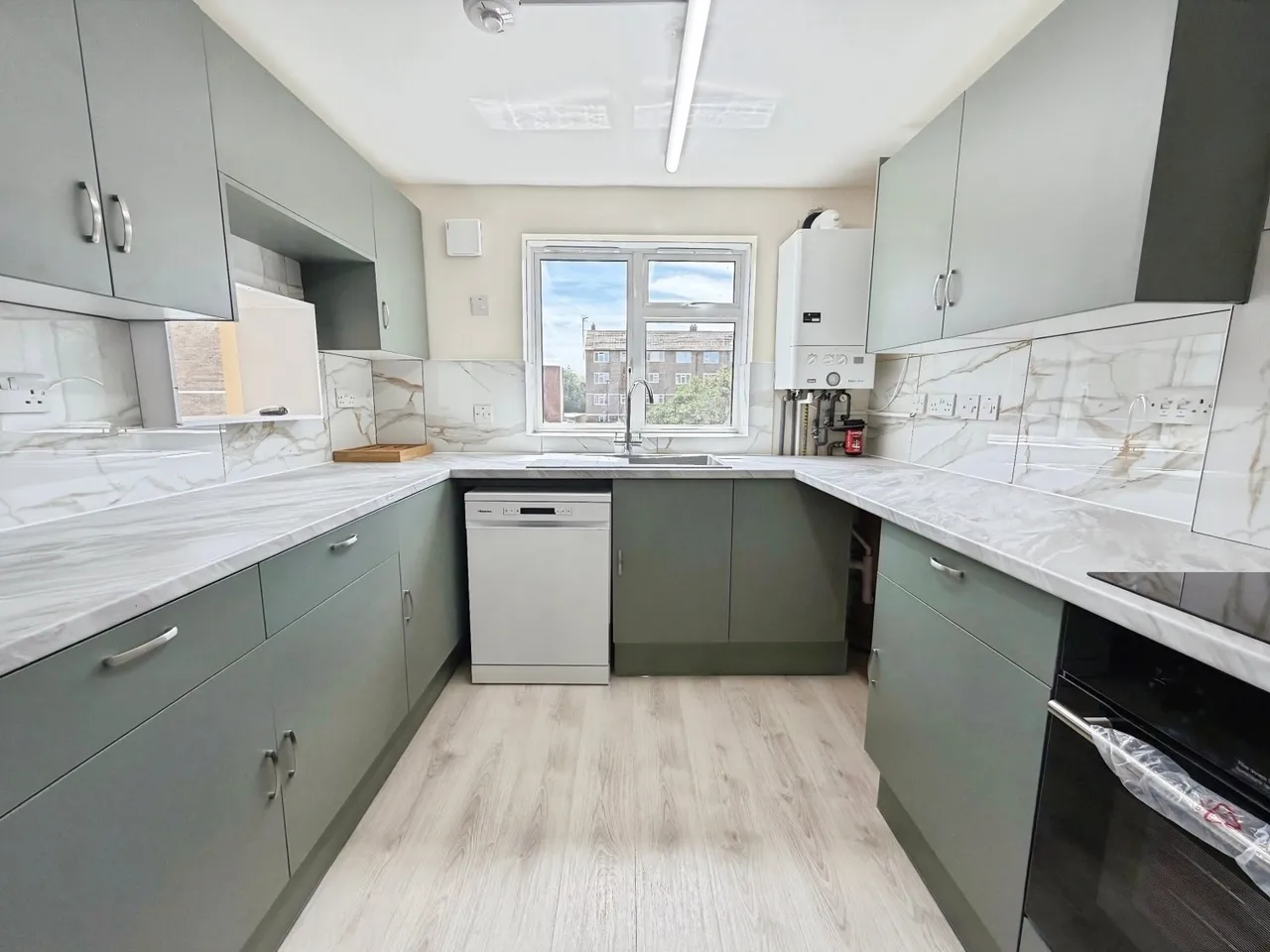 3 bed flat to rent — Turpington Lane, Bromley, BR2