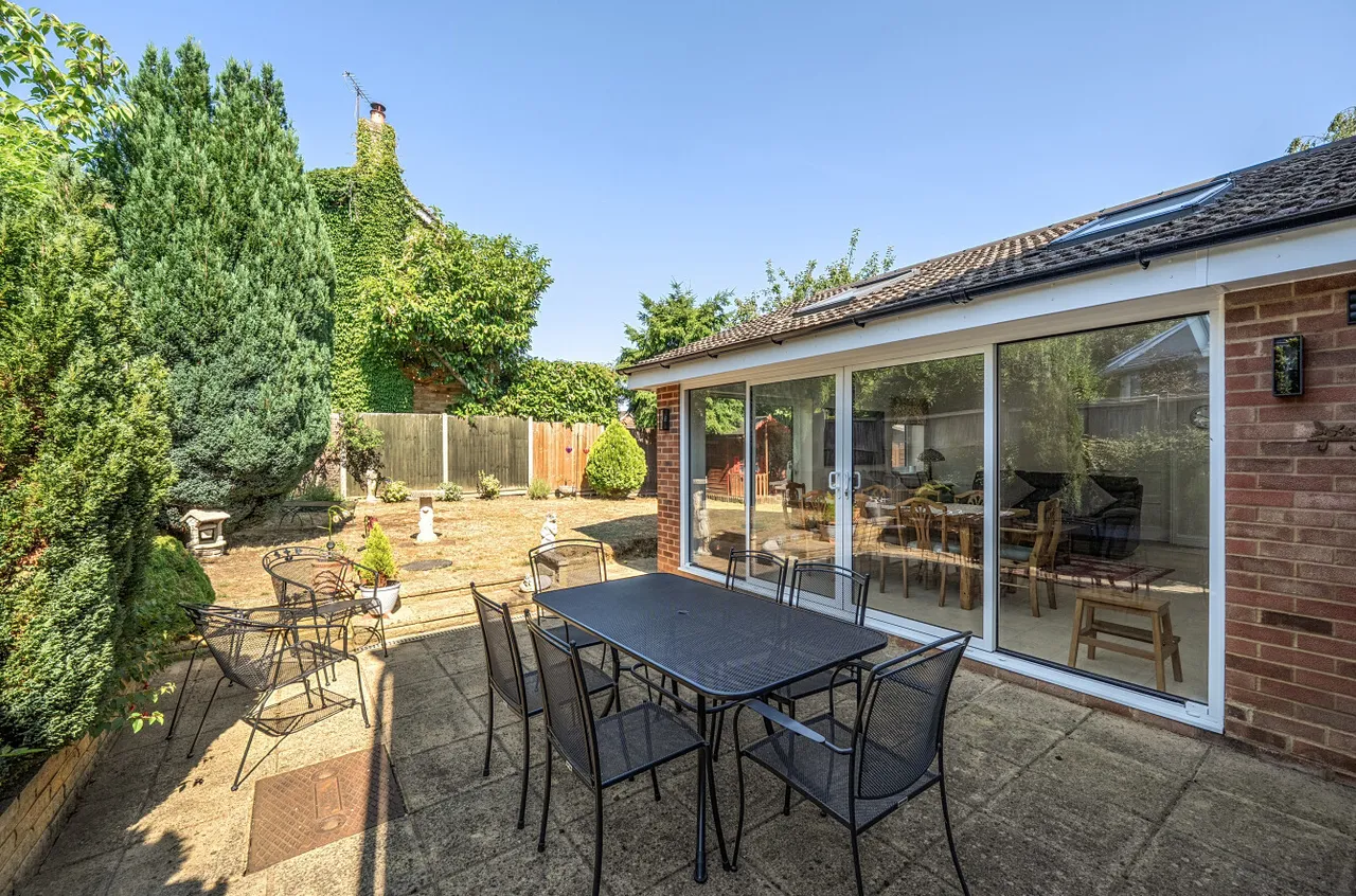 Birch Tree View, Lightwater, Surrey, GU18 5TZ, photo 16
