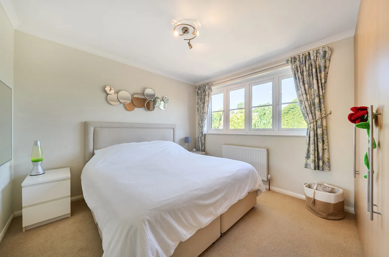 Birch Tree View, Lightwater, Surrey, GU18 5TZ, photo 9