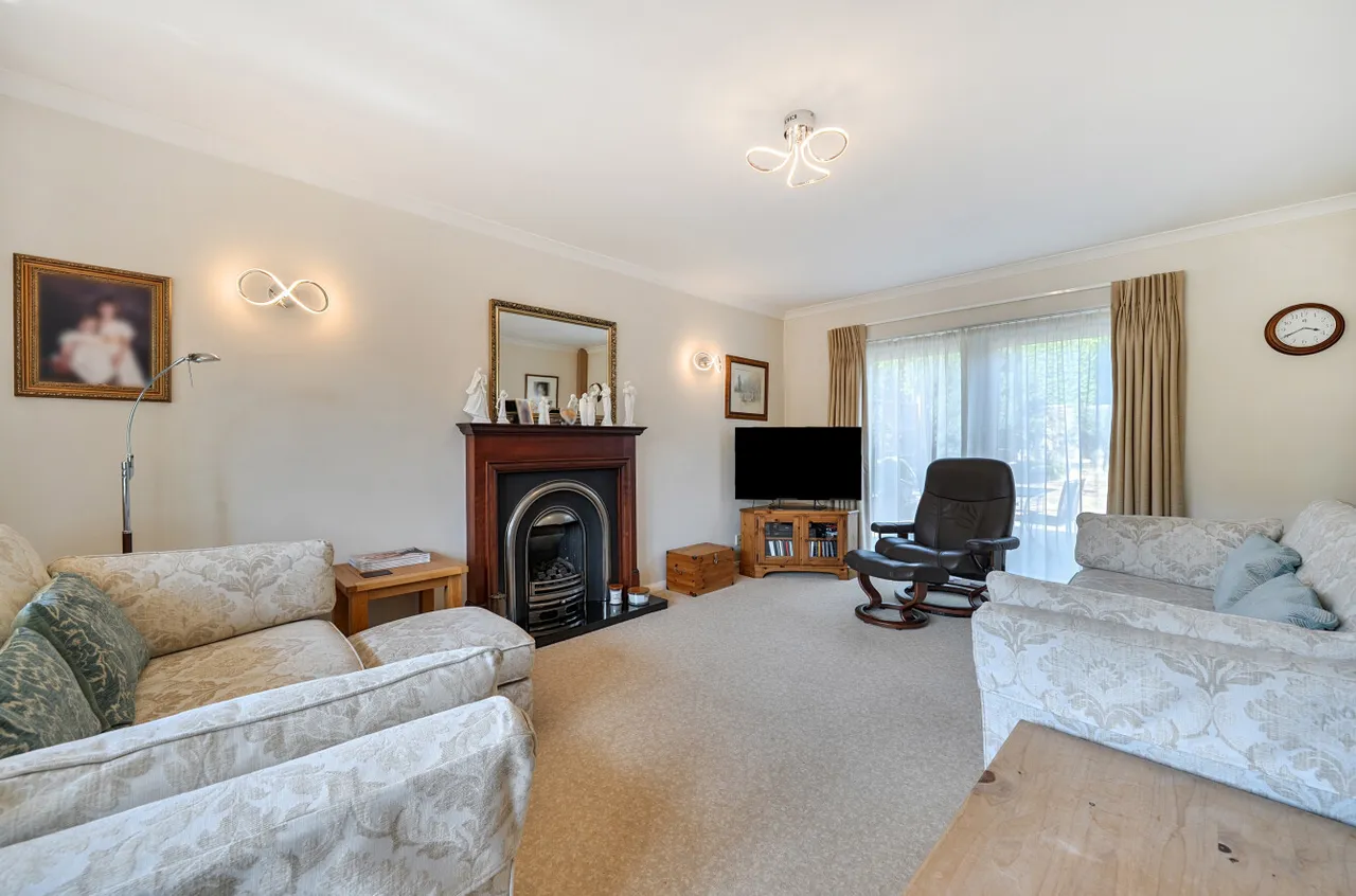 Birch Tree View, Lightwater, Surrey, GU18 5TZ, photo 6