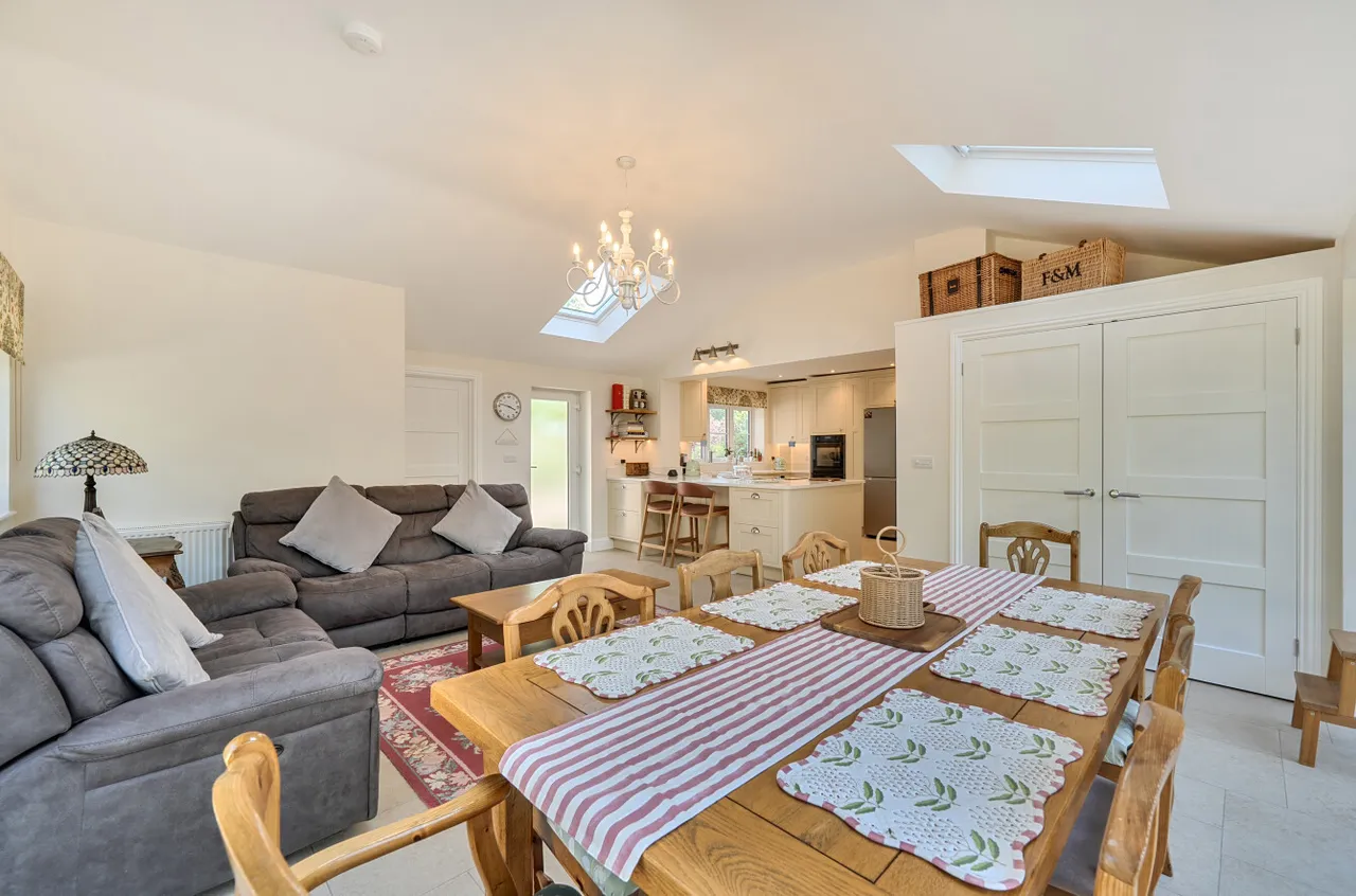 Birch Tree View, Lightwater, Surrey, GU18 5TZ, photo 17